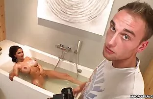 Beib suured tissid suur riist blond näohooldus