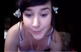 Amatöör babe brünett masturbatsioon soolo mänguasjad veebikaamera