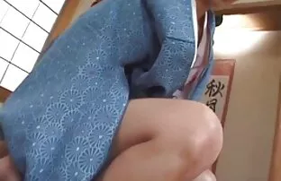 Jaapani naine täidab oma kohust 3