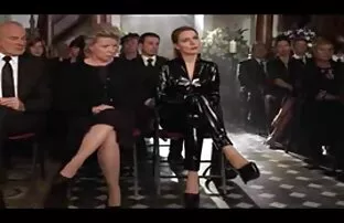 Martina Hilli seksikas lateksriietus