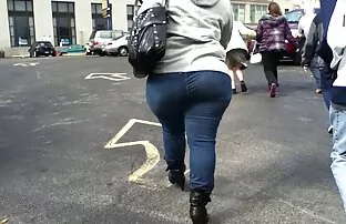 Suur saak taskuvaras teksapüksid