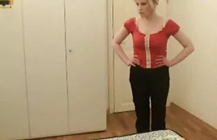 Tädi sõimas oma tüdrukut ja imes siis tema riista.