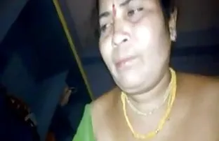 Desi küps tädi