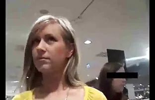Seksikas noor beib imeb ja sisse