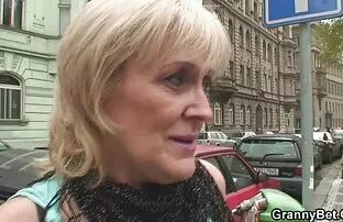Vanaema hoor perses raske poolt noor munn.