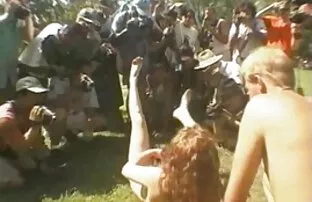 Lõbus nudistide meeleavaldusel 8
