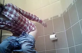 Luuranud abielus seksikas jätk dušši all