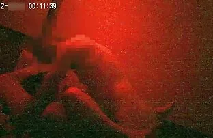 Punane tuli hoor varjatud nukk
