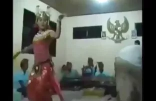 Bali vana erootiline seksikas tants 13
