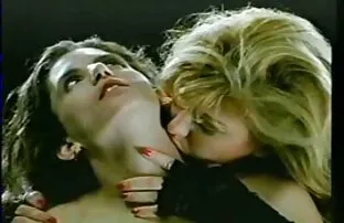 Lesbi vampiiride seks