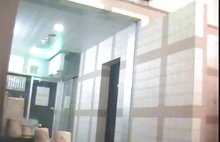 Vannitoa dušš kõik alasti tüdrukud