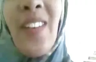 Hijabi blowjobs
