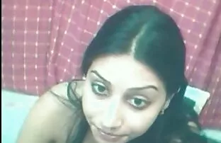 India koduperenaine ilmub öösel