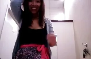 Üleannetu Hmong riietusruumis