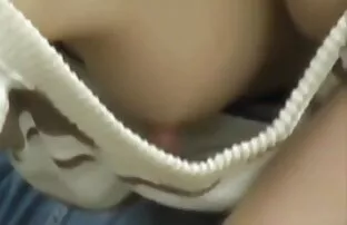 Aasia tüdrukud üks nende nibude jaoks
