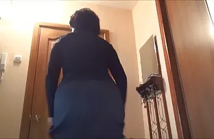 Mu ema näitab oma tagumikku